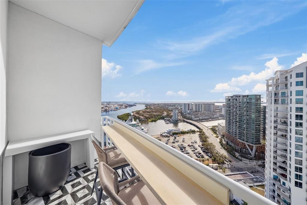 For Rent: $14,500 (3 beds, 3 baths, 2885 Square Feet)