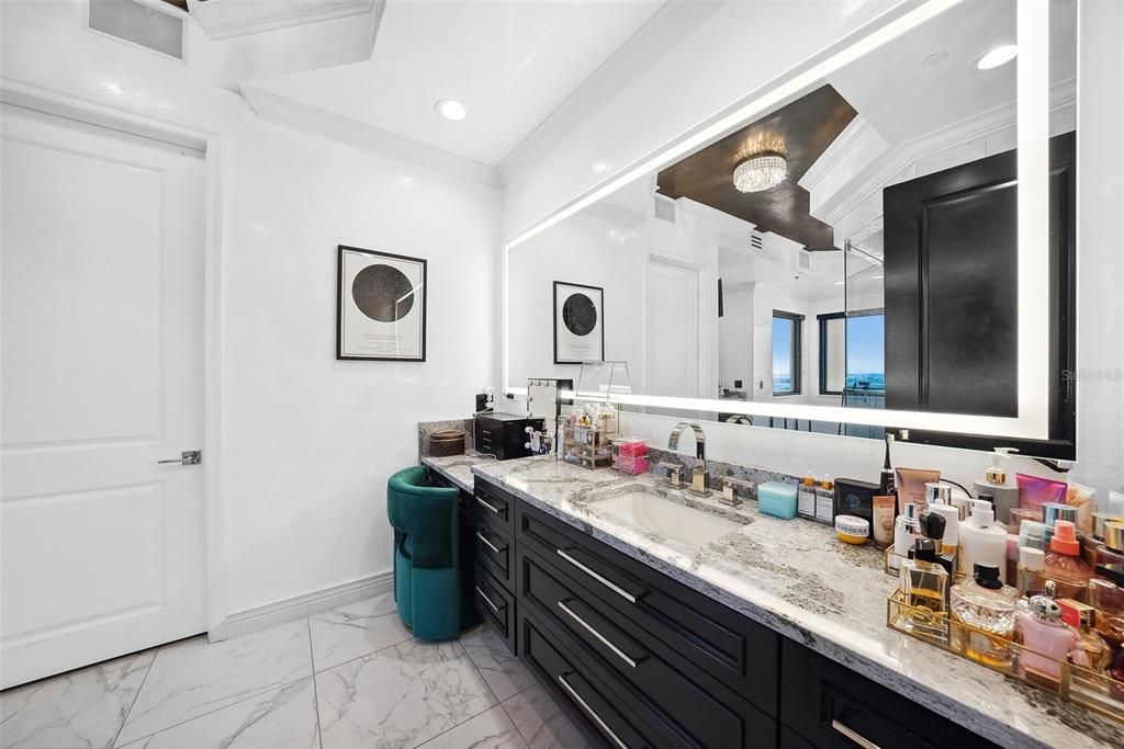 For Rent: $14,500 (3 beds, 3 baths, 2885 Square Feet)