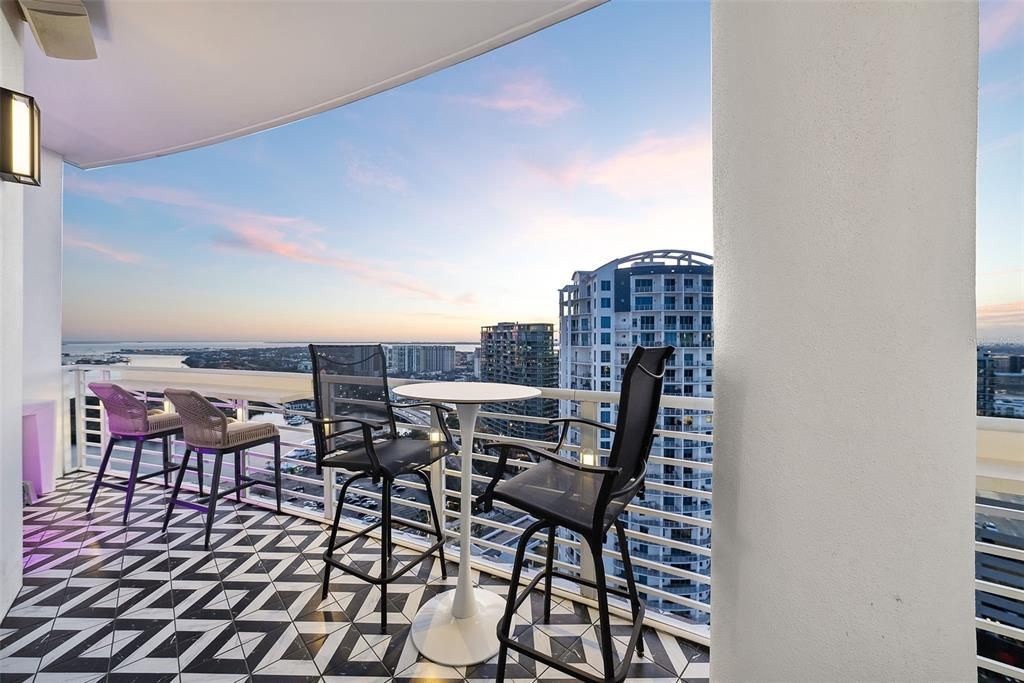 For Rent: $14,500 (3 beds, 3 baths, 2885 Square Feet)