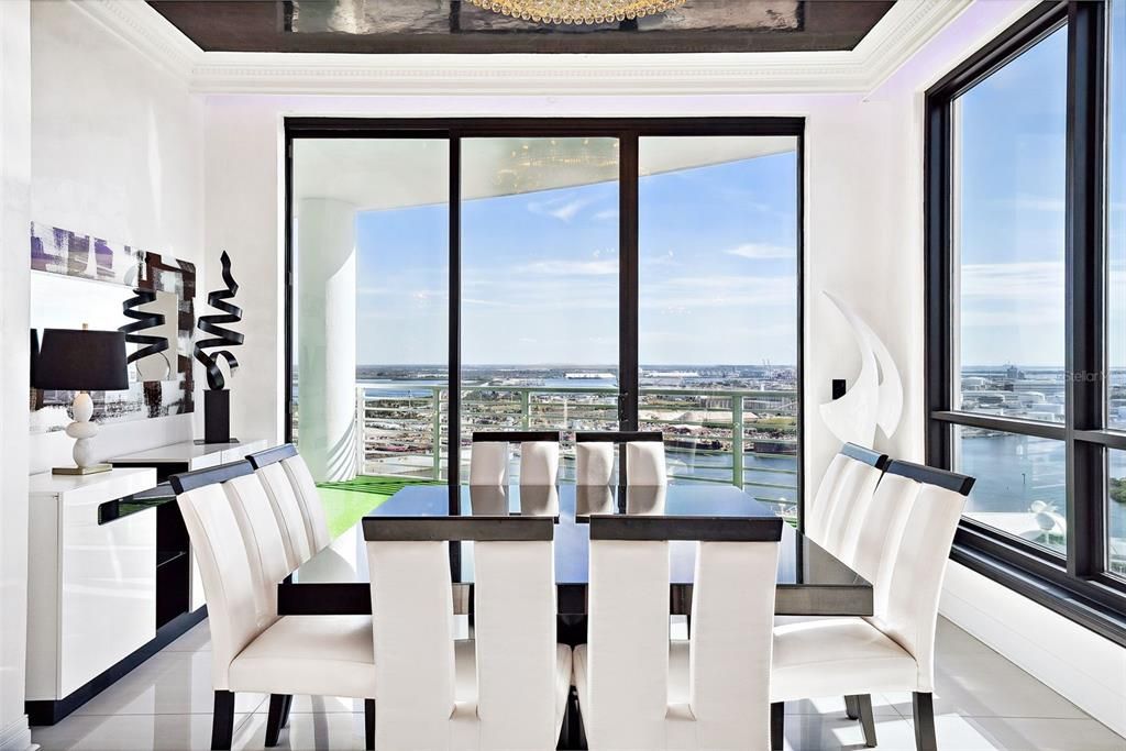 For Rent: $14,500 (3 beds, 3 baths, 2885 Square Feet)