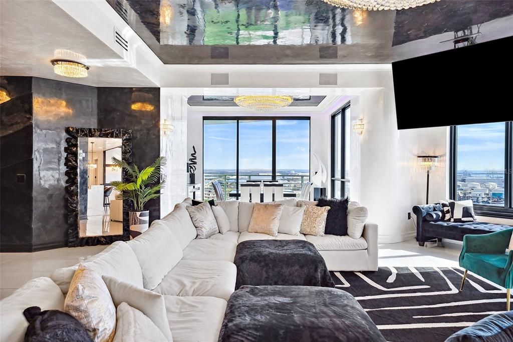 For Rent: $14,500 (3 beds, 3 baths, 2885 Square Feet)