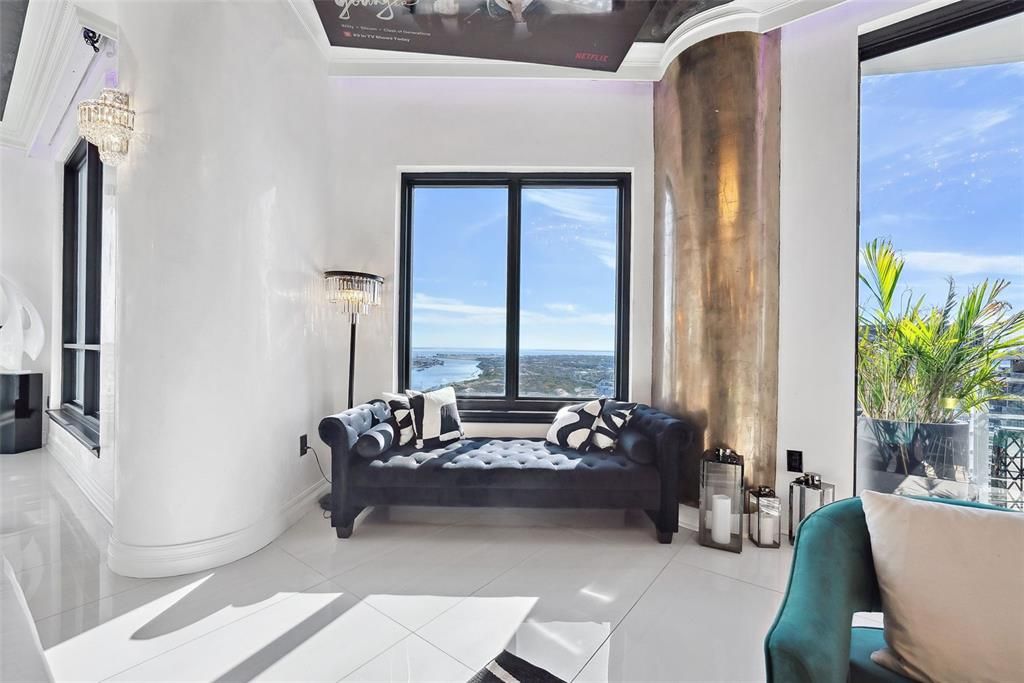 For Rent: $14,500 (3 beds, 3 baths, 2885 Square Feet)