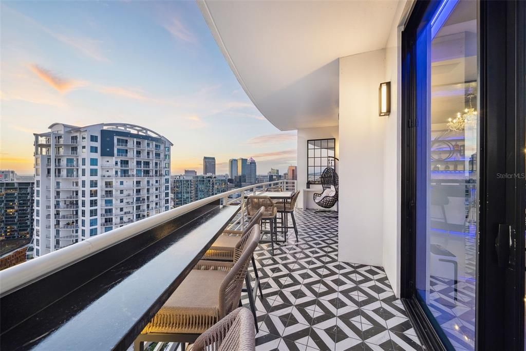 For Rent: $14,500 (3 beds, 3 baths, 2885 Square Feet)