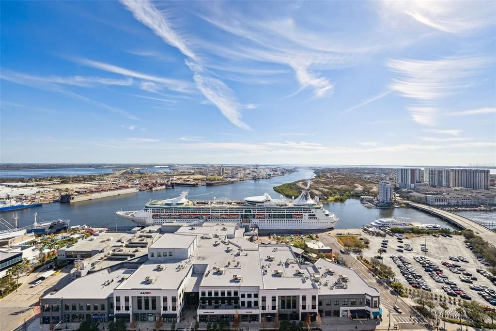 For Rent: $14,500 (3 beds, 3 baths, 2885 Square Feet)