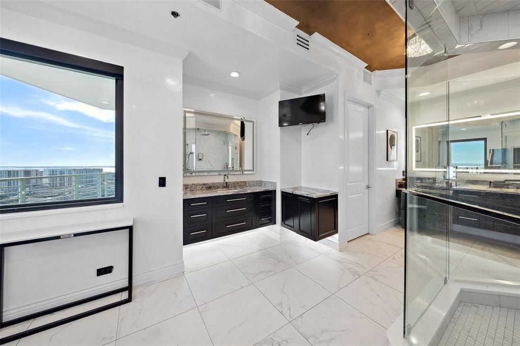 For Rent: $14,500 (3 beds, 3 baths, 2885 Square Feet)