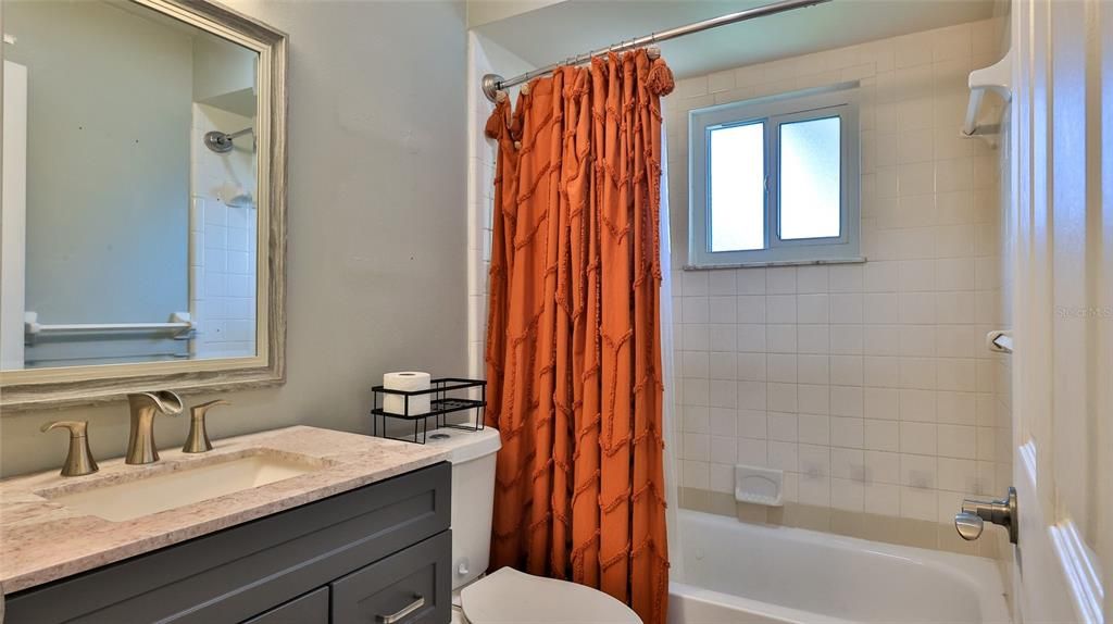 For Sale: $324,400 (3 beds, 2 baths, 2025 Square Feet)