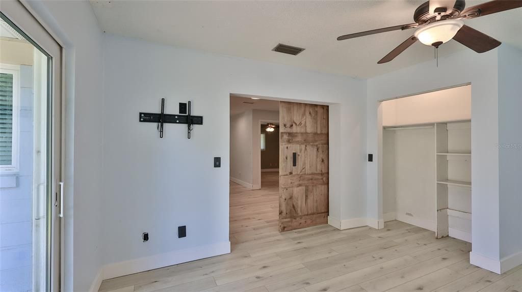 For Sale: $324,400 (3 beds, 2 baths, 2025 Square Feet)