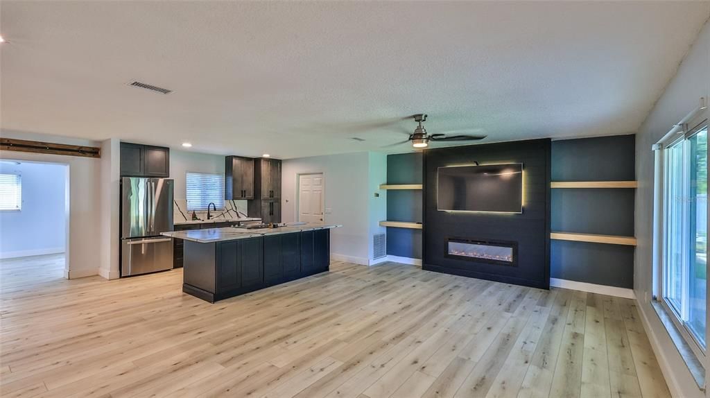 For Sale: $324,400 (3 beds, 2 baths, 2025 Square Feet)