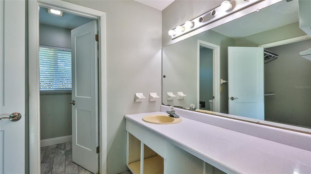 For Sale: $324,400 (3 beds, 2 baths, 2025 Square Feet)