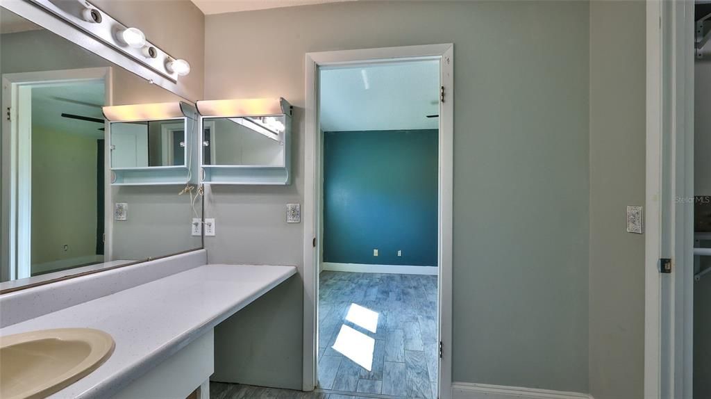 For Sale: $324,400 (3 beds, 2 baths, 2025 Square Feet)