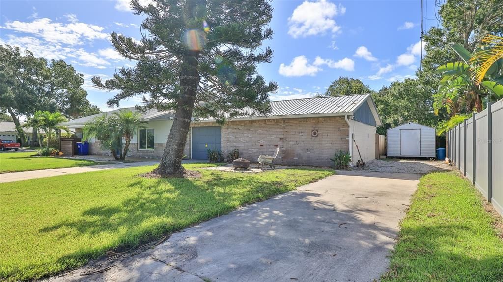 For Sale: $324,400 (3 beds, 2 baths, 2025 Square Feet)