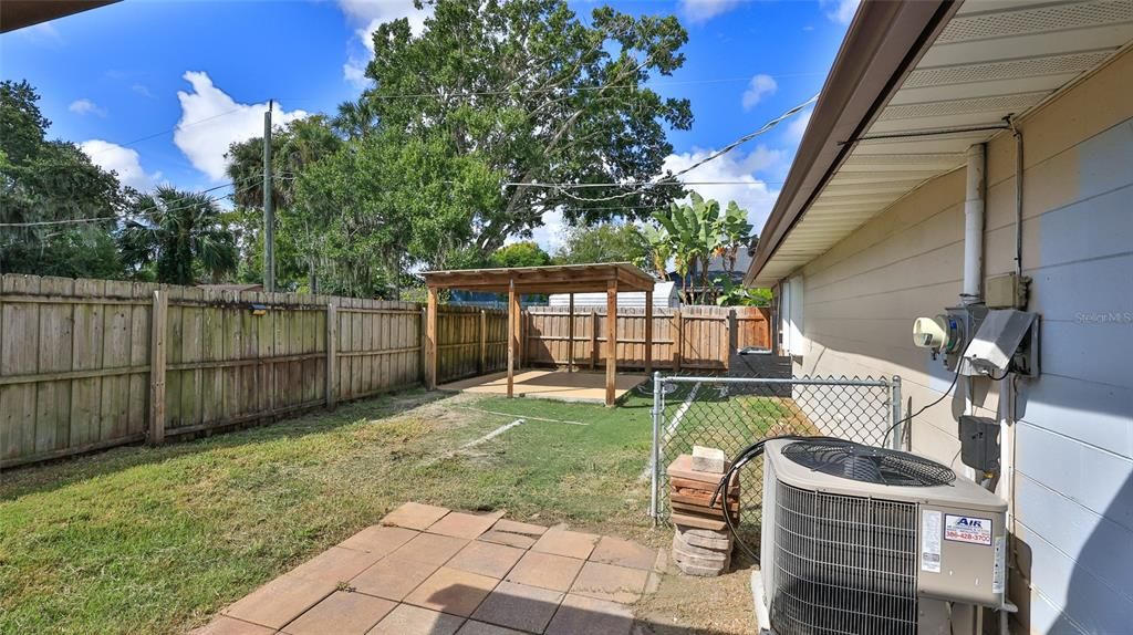 For Sale: $324,400 (3 beds, 2 baths, 2025 Square Feet)