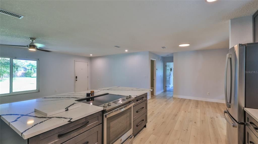 For Sale: $324,400 (3 beds, 2 baths, 2025 Square Feet)