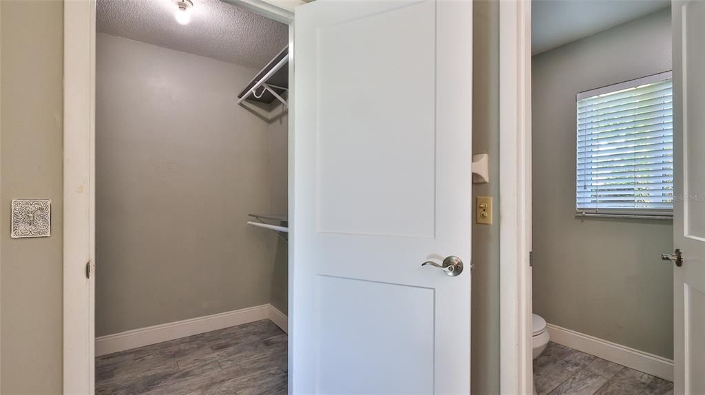 For Sale: $324,400 (3 beds, 2 baths, 2025 Square Feet)