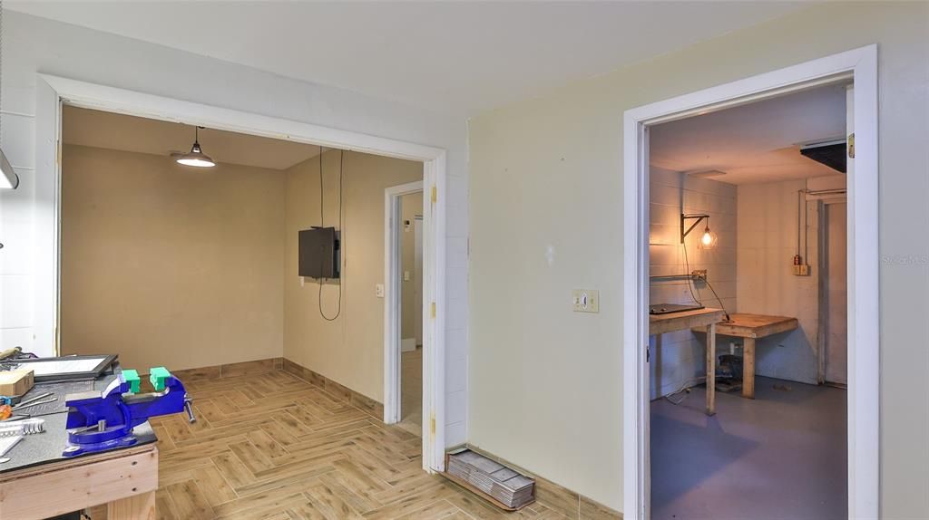 For Sale: $324,400 (3 beds, 2 baths, 2025 Square Feet)