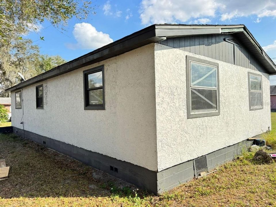 Activo con contrato: $129,997 (3 camas, 1 baños, 1104 Pies cuadrados)