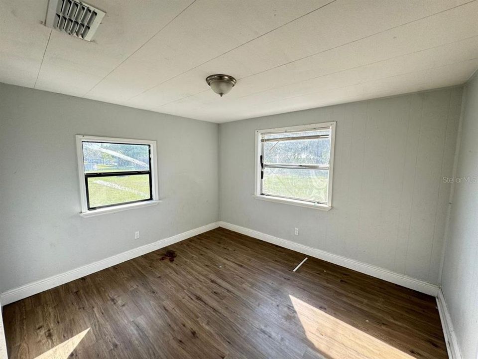 Activo con contrato: $129,997 (3 camas, 1 baños, 1104 Pies cuadrados)