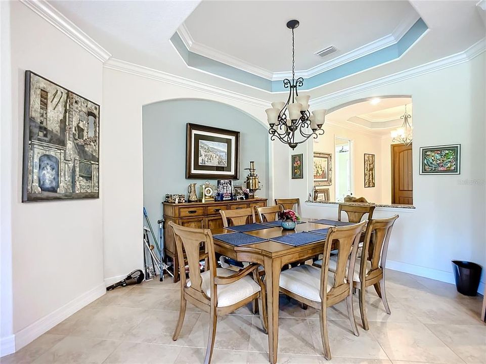 En Venta: $900,000 (4 camas, 2 baños, 2247 Pies cuadrados)