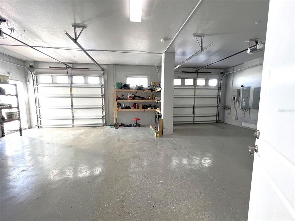 Activo con contrato: $1,325,000 (4 camas, 4 baños, 3395 Pies cuadrados)