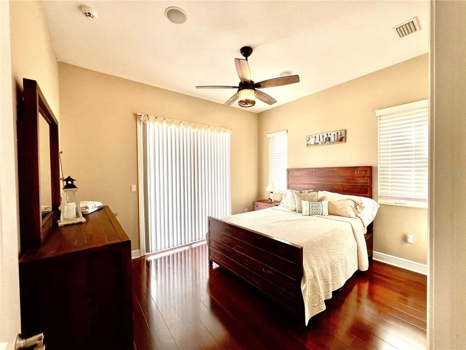 Activo con contrato: $1,325,000 (4 camas, 4 baños, 3395 Pies cuadrados)