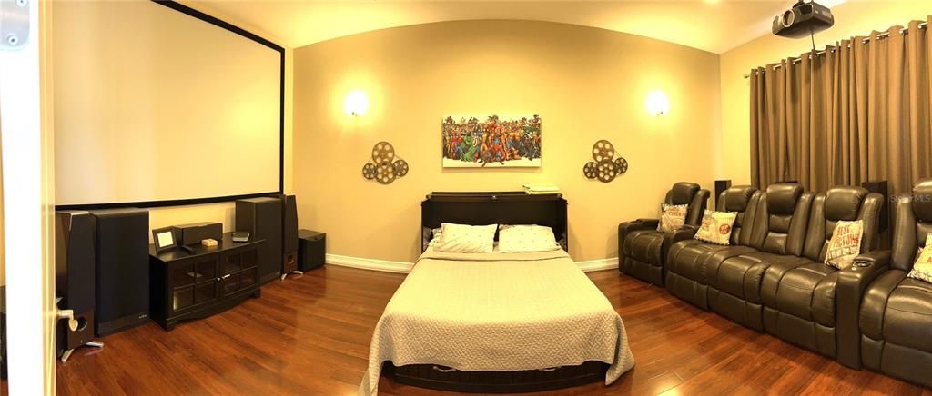 Activo con contrato: $1,325,000 (4 camas, 4 baños, 3395 Pies cuadrados)