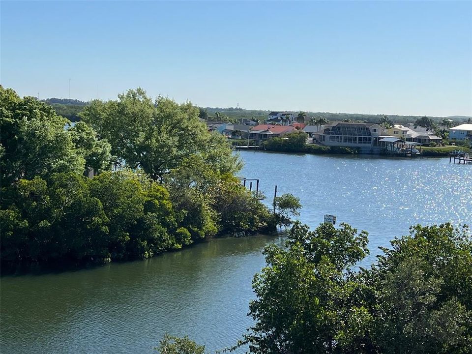 Activo con contrato: $1,325,000 (4 camas, 4 baños, 3395 Pies cuadrados)