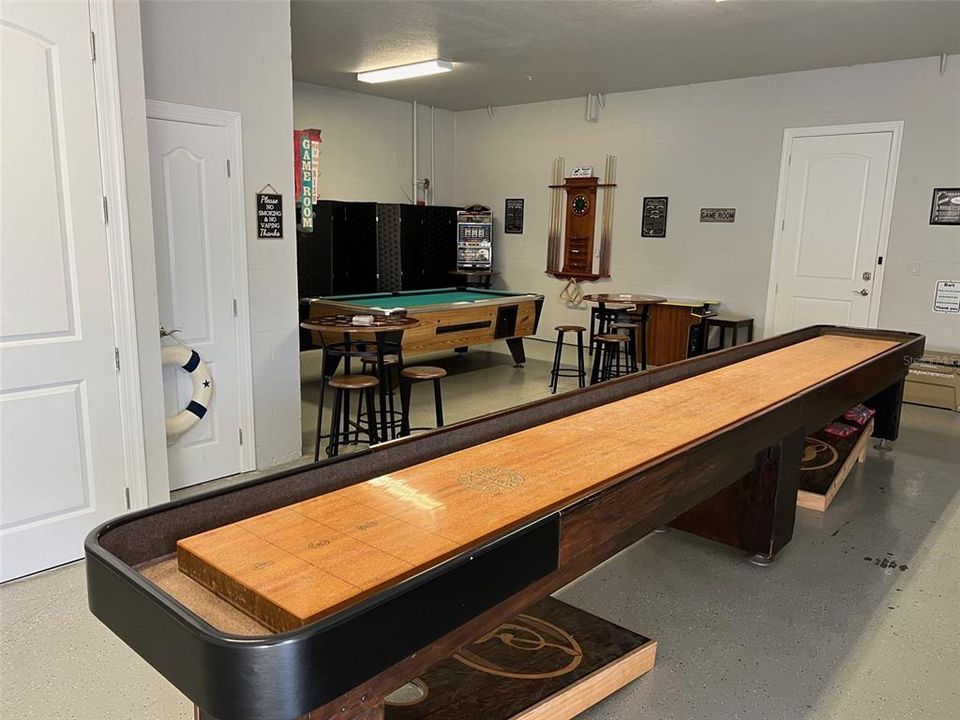 Activo con contrato: $1,325,000 (4 camas, 4 baños, 3395 Pies cuadrados)