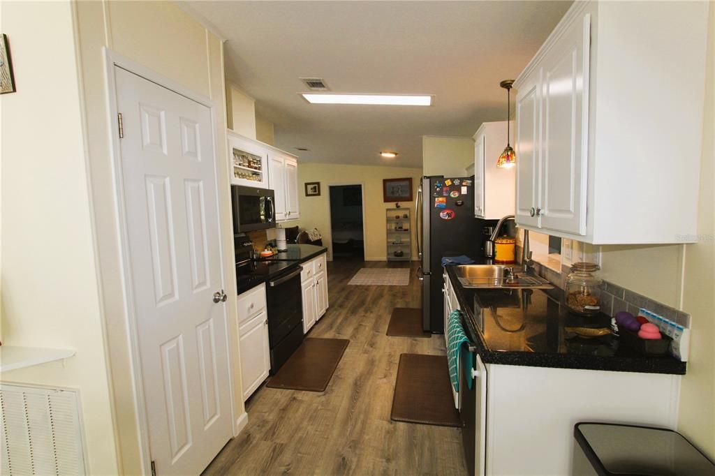 Activo con contrato: $274,900 (2 camas, 2 baños, 1364 Pies cuadrados)