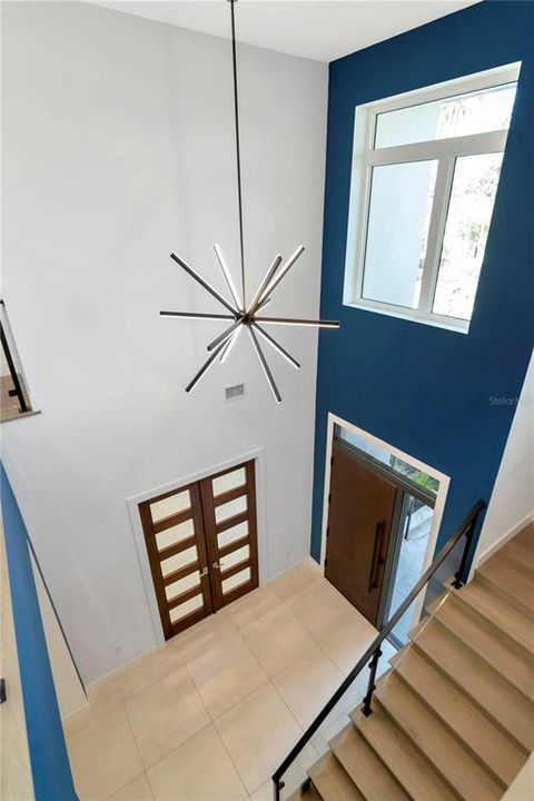 出租: $13,000 (4 贝兹, 4 浴室, 4418 平方英尺)