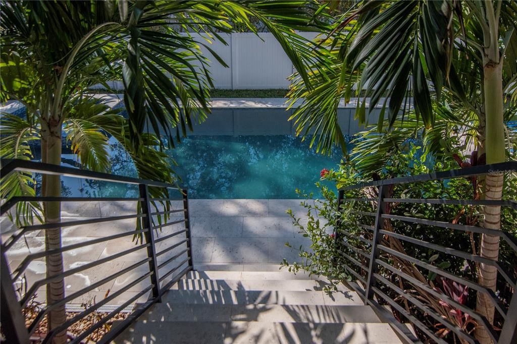 出租: $13,000 (4 贝兹, 4 浴室, 4418 平方英尺)