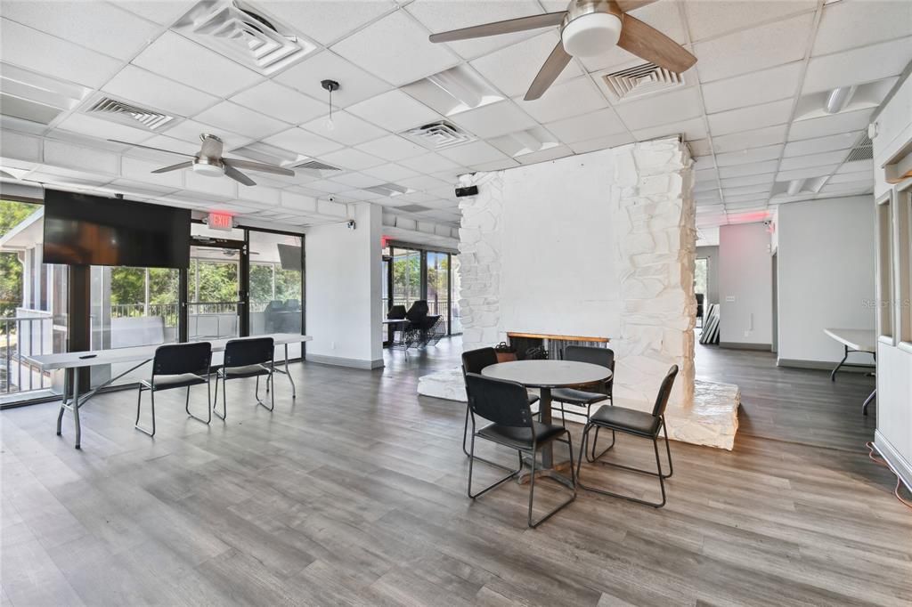 待售: $236,000 (2 贝兹, 2 浴室, 1192 平方英尺)