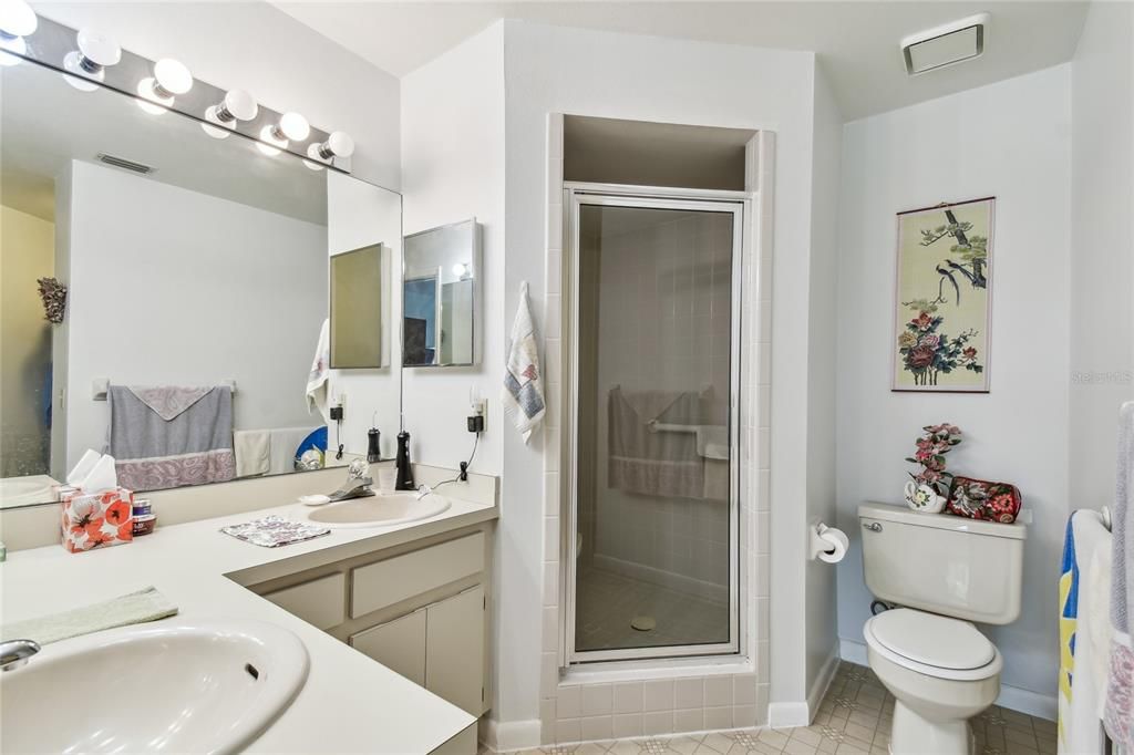 待售: $236,000 (2 贝兹, 2 浴室, 1192 平方英尺)