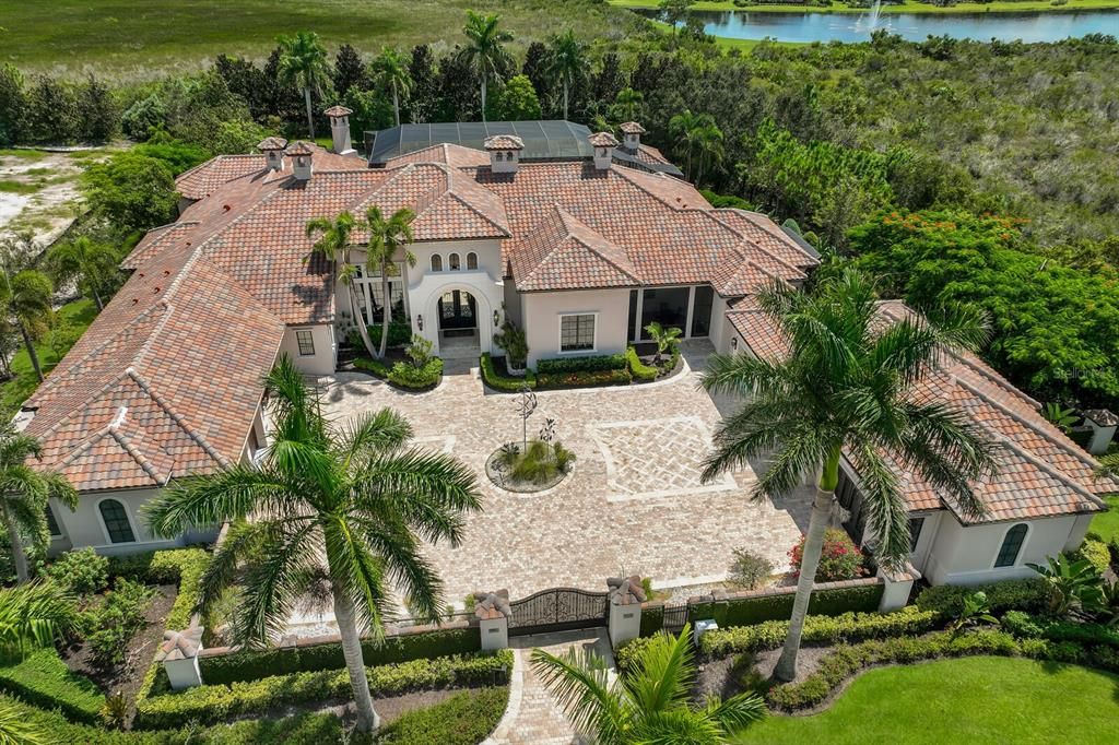 Recently Sold: $6,295,000 (5 beds, 5 baths, 9223 Square Feet)