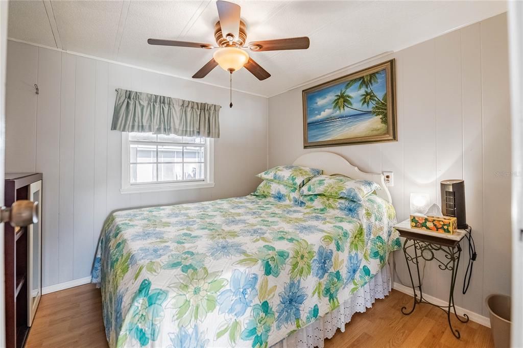 合同活跃: $157,900 (3 贝兹, 2 浴室, 1324 平方英尺)