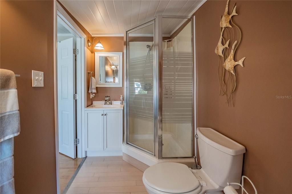 合同活跃: $157,900 (3 贝兹, 2 浴室, 1324 平方英尺)