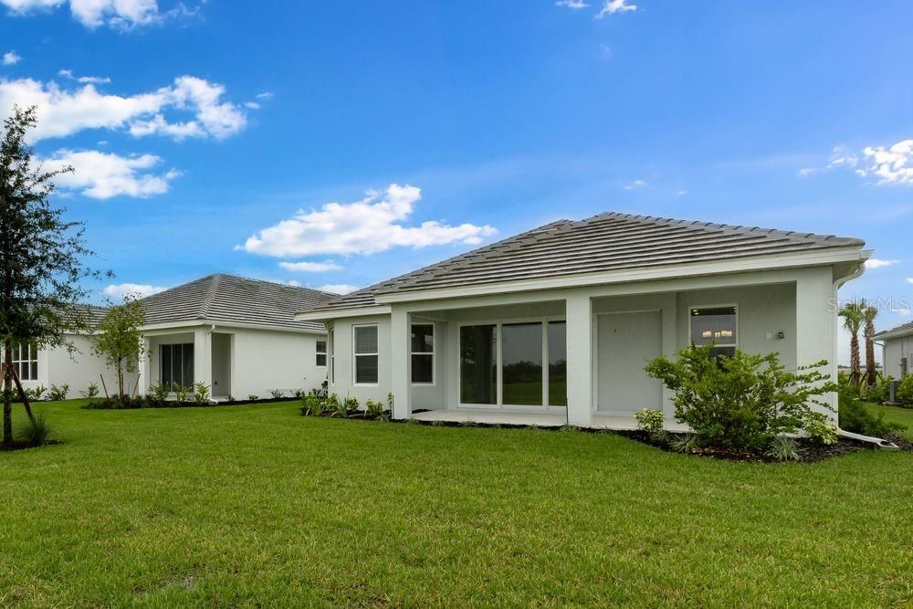 Active With Contract: $586,711 (3 beds, 3 baths, 2100 Square Feet)