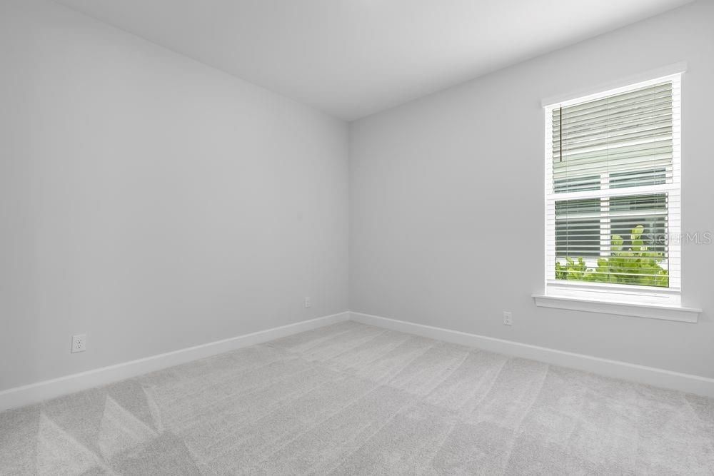 Active With Contract: $586,711 (3 beds, 3 baths, 2100 Square Feet)