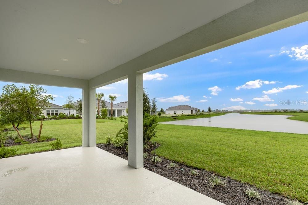 Active With Contract: $586,711 (3 beds, 3 baths, 2100 Square Feet)