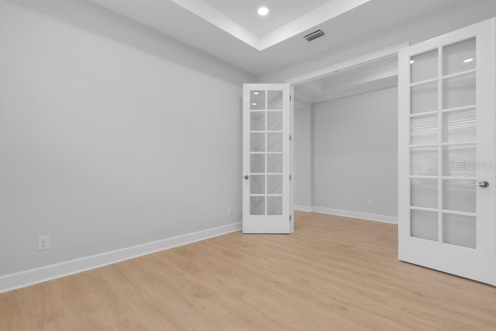 Active With Contract: $586,711 (3 beds, 3 baths, 2100 Square Feet)