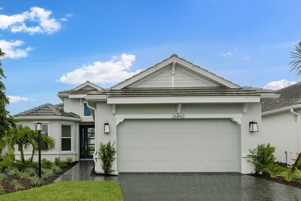 Active With Contract: $586,711 (3 beds, 3 baths, 2100 Square Feet)