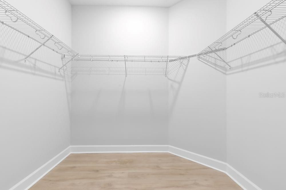 Active With Contract: $586,711 (3 beds, 3 baths, 2100 Square Feet)