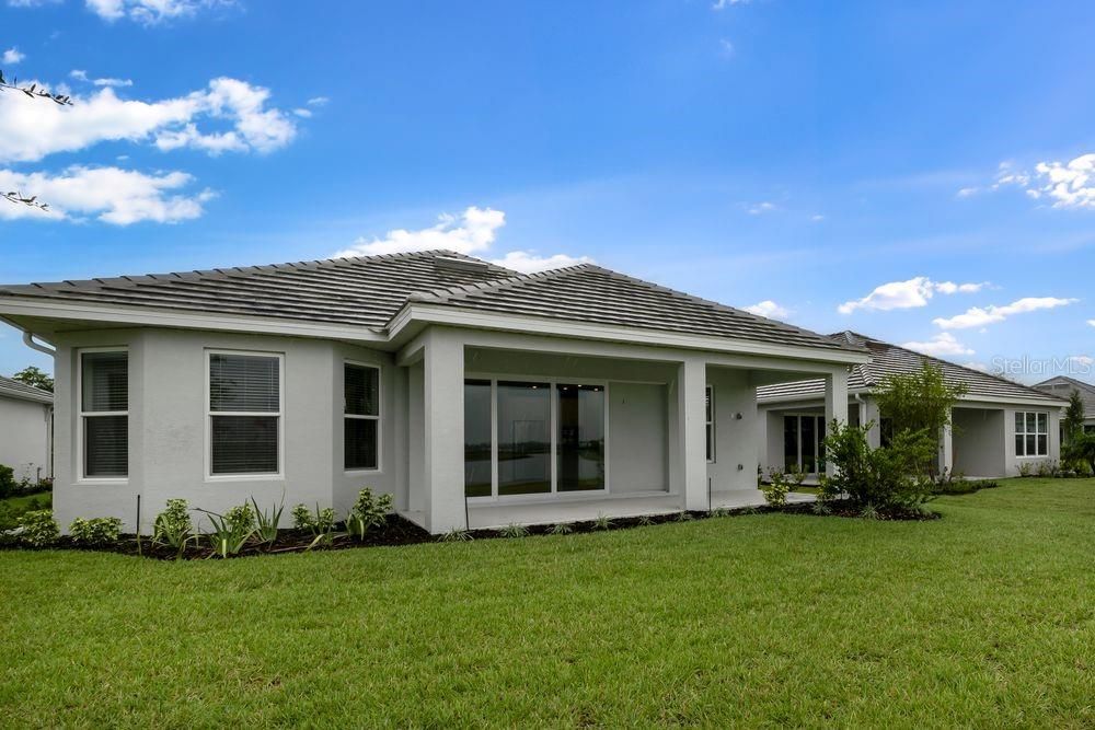 Active With Contract: $586,711 (3 beds, 3 baths, 2100 Square Feet)