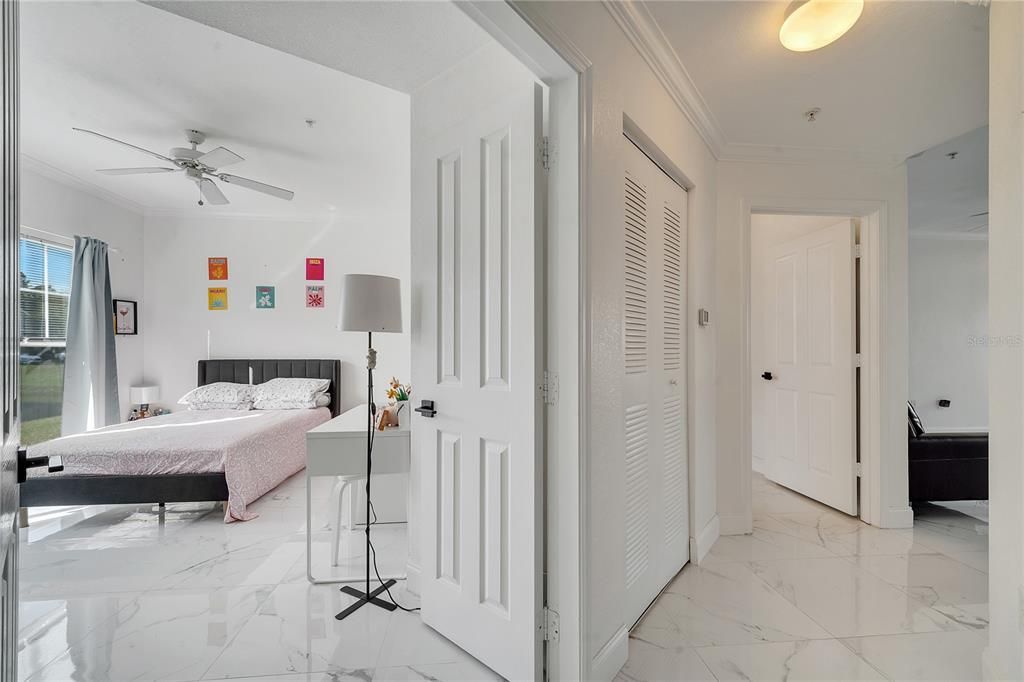 For Sale: $275,000 (2 beds, 2 baths, 1204 Square Feet)