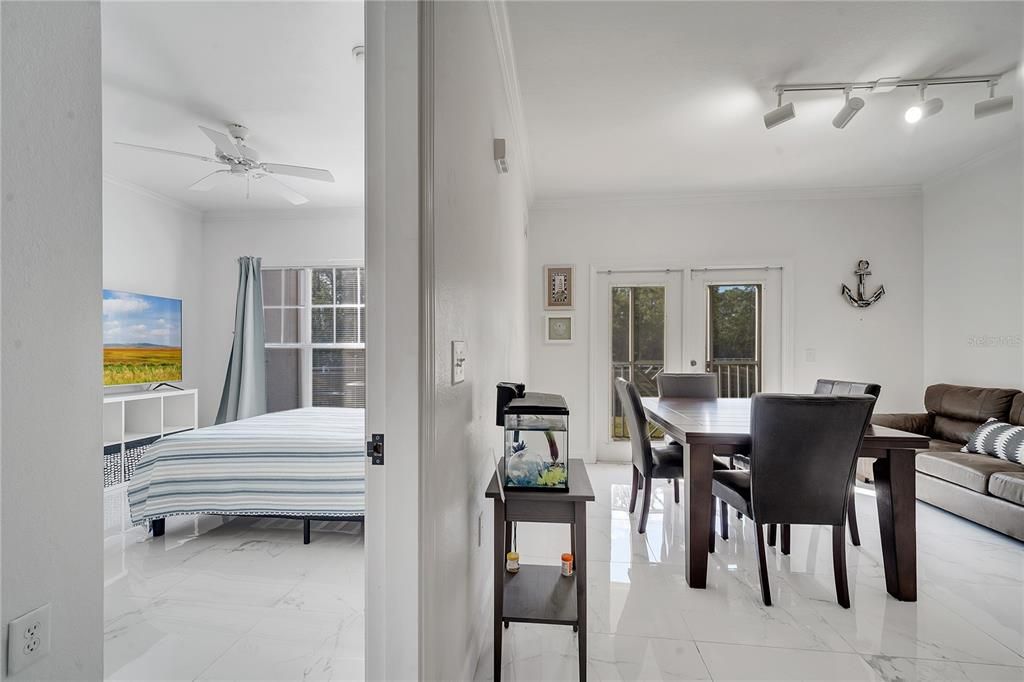 For Sale: $275,000 (2 beds, 2 baths, 1204 Square Feet)