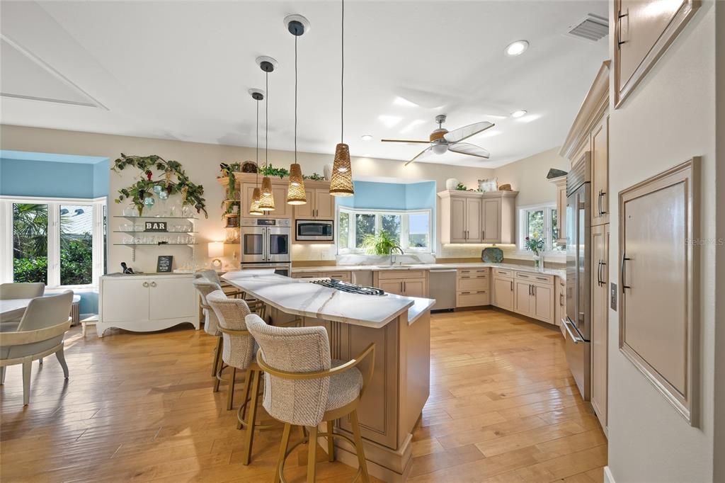 На продажу: $2,690,000 (4 спален, 3 ванн, 3723 Квадратных фут)