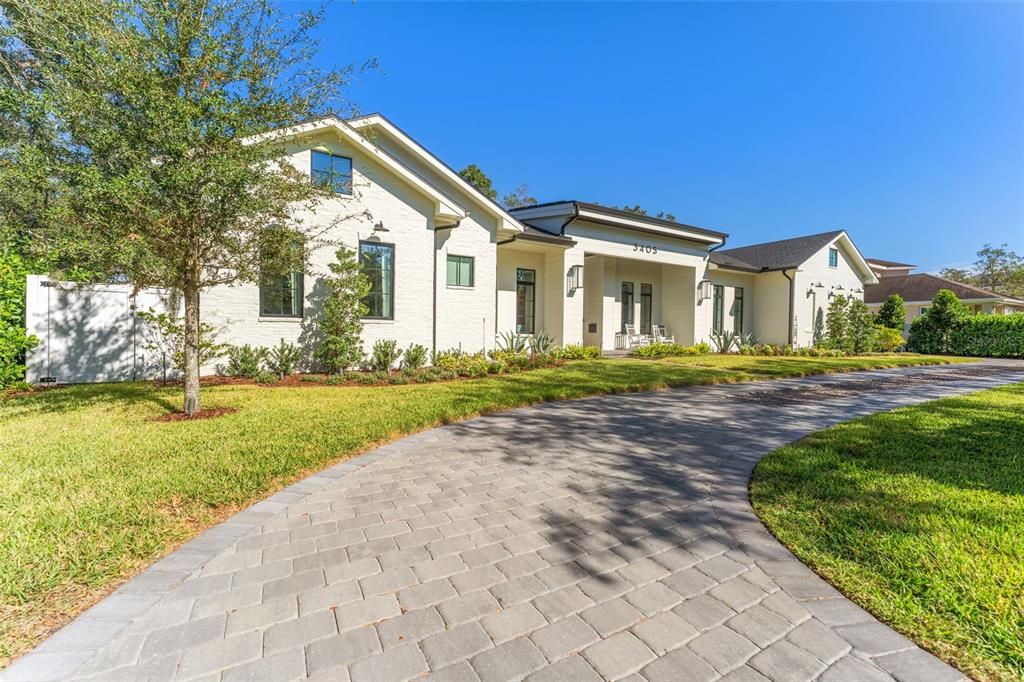 Recently Sold: $4,295,000 (5 beds, 4 baths, 5007 Square Feet)