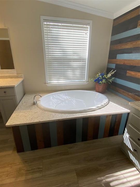 На продажу: $399,900 (4 спален, 3 ванн, 2432 Квадратных фут)