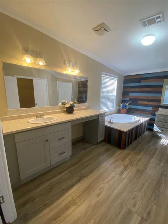 На продажу: $399,900 (4 спален, 3 ванн, 2432 Квадратных фут)