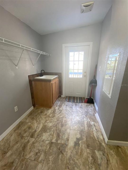 На продажу: $399,900 (4 спален, 3 ванн, 2432 Квадратных фут)