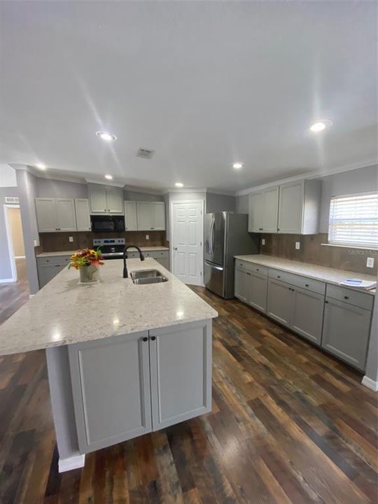 На продажу: $399,900 (4 спален, 3 ванн, 2432 Квадратных фут)